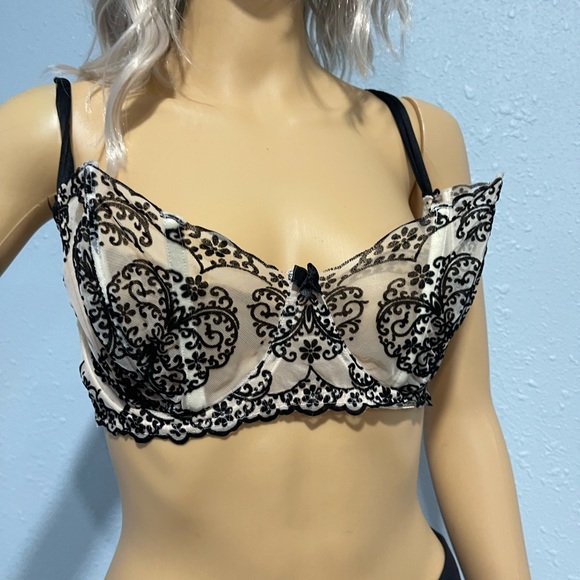 VS Bra - Picture 3 of 5